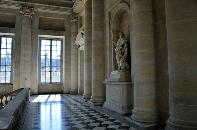 Versailles Open Inside Area Above Stairways